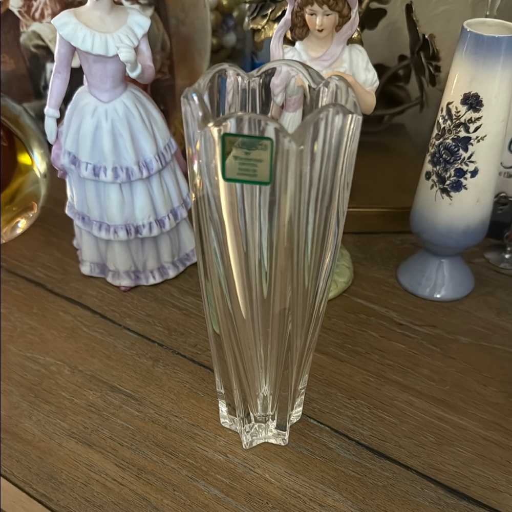 Elegant Crystal Vase with texture